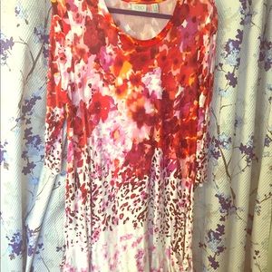 LOGO Blouse with gorgeous floral pattern 🌺